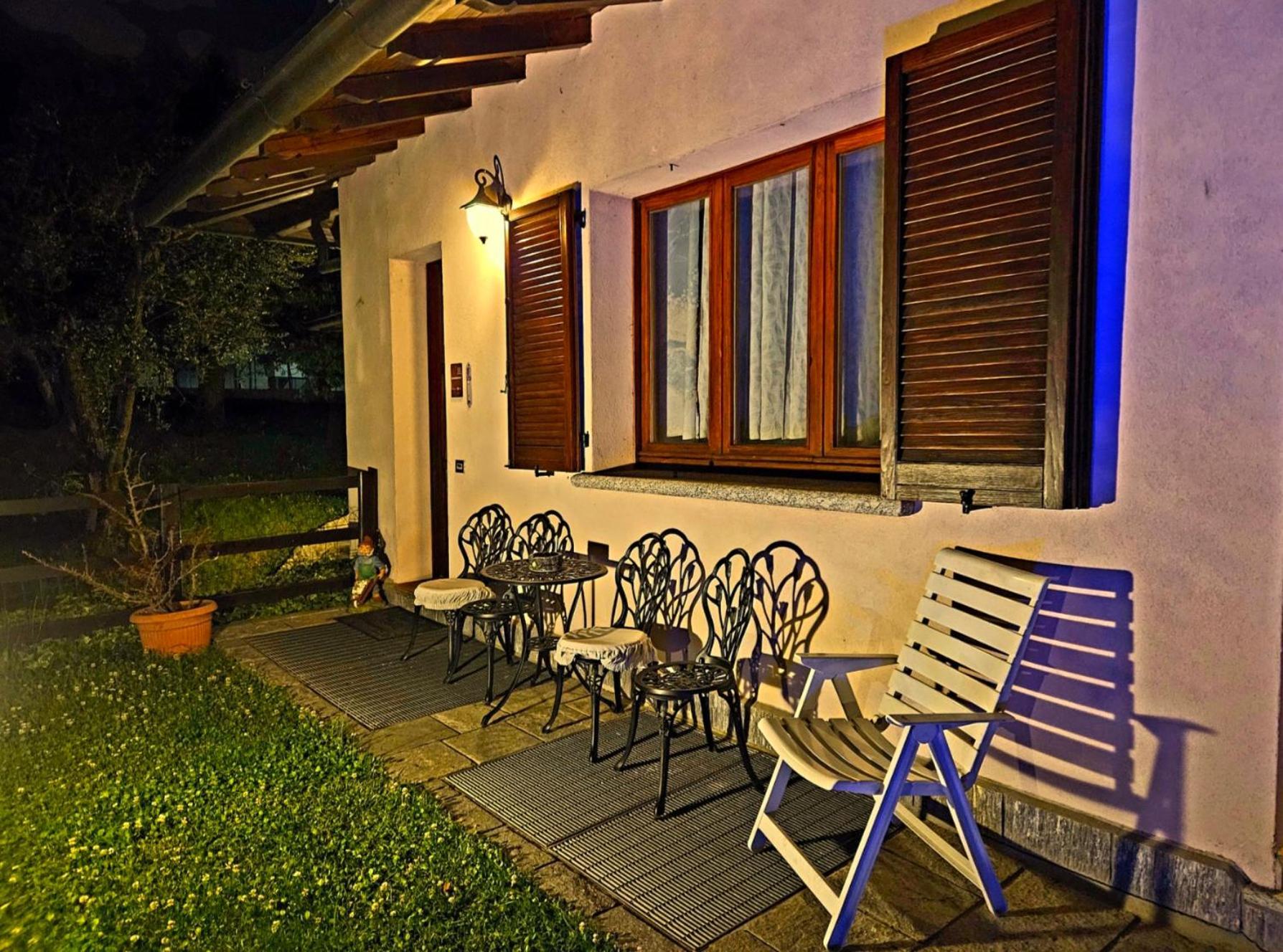 B&B Margot Albavilla Exterior foto